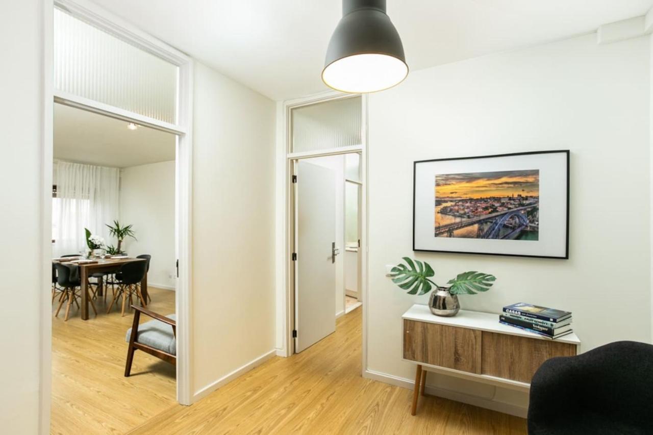 Aposentus - Elegant Functionality Porto Downtown Apartment Exterior photo