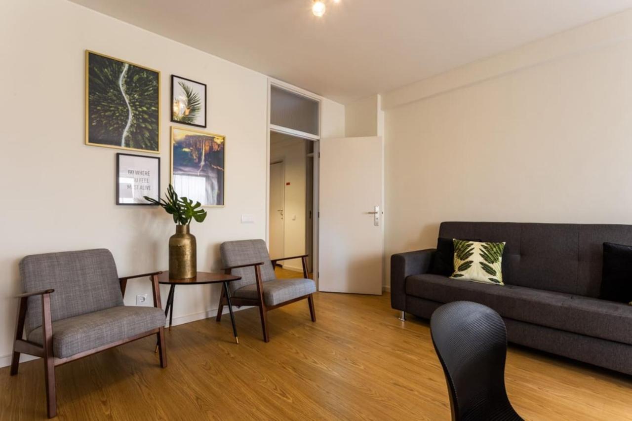 Aposentus - Elegant Functionality Porto Downtown Apartment Exterior photo