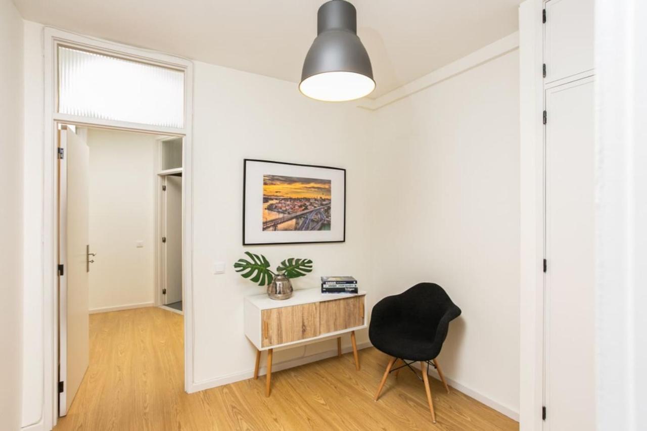 Aposentus - Elegant Functionality Porto Downtown Apartment Exterior photo